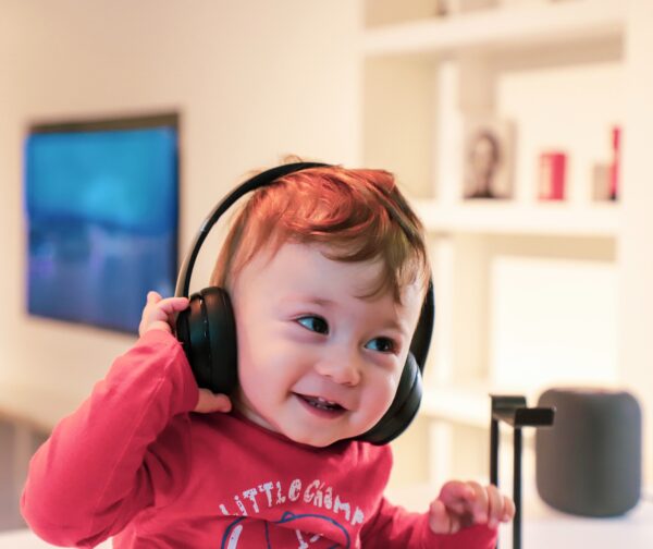 5 Best Headphones for Autistic Child in 2024