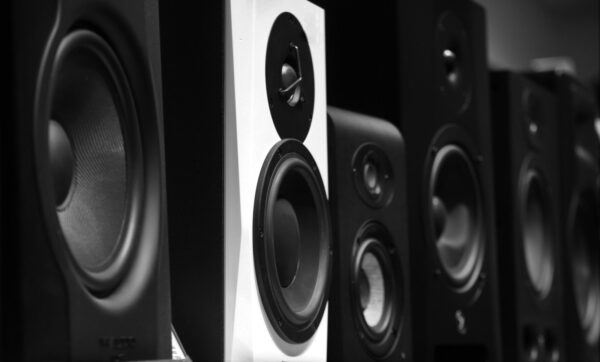 2 Ohm vs 4 Ohm Speakers: Making the Right Choice